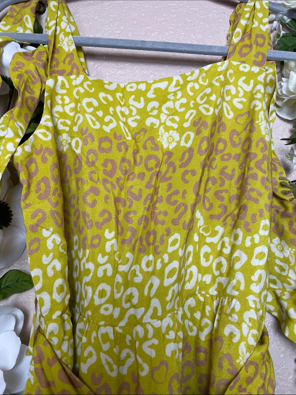 Sunny Yellow Leopard-Print Tie-Shoulder Maxi Dress - Picture 5 of 15